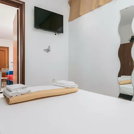 Apartament Sunny Deluxe Jacuzzi Peran Triovasalos Zewnętrze zdjęcie